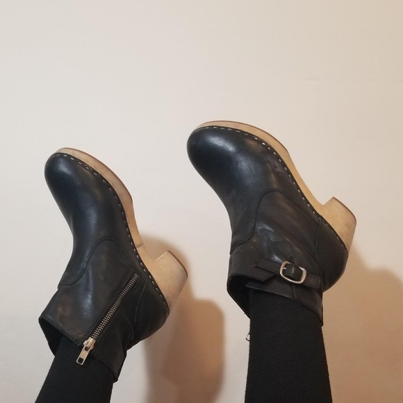 STEVE MADDEN OLAAF Ankle Booties - Picture 2 of 5
